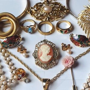 Vintage jewelry lot